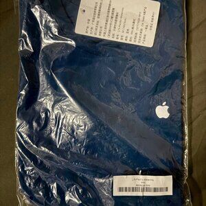 Apple Retail Employee Long Sleeve Maternity T Shirt Small